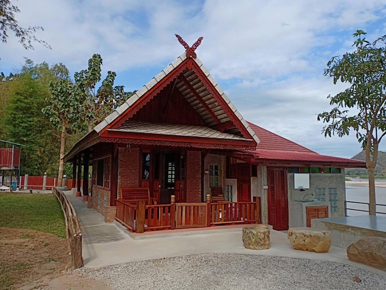 Rim Nam Kong Homestay Pak Chom Exterior photo